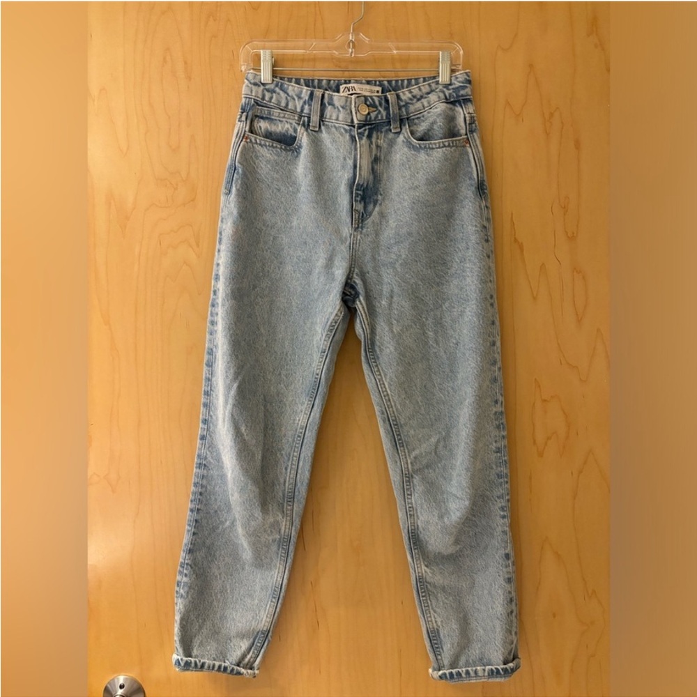 Zara Light Wash High Waisted Mom Jeans